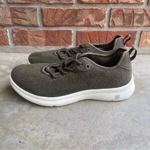 Women's FLX Athletic Shoes in Olive Green